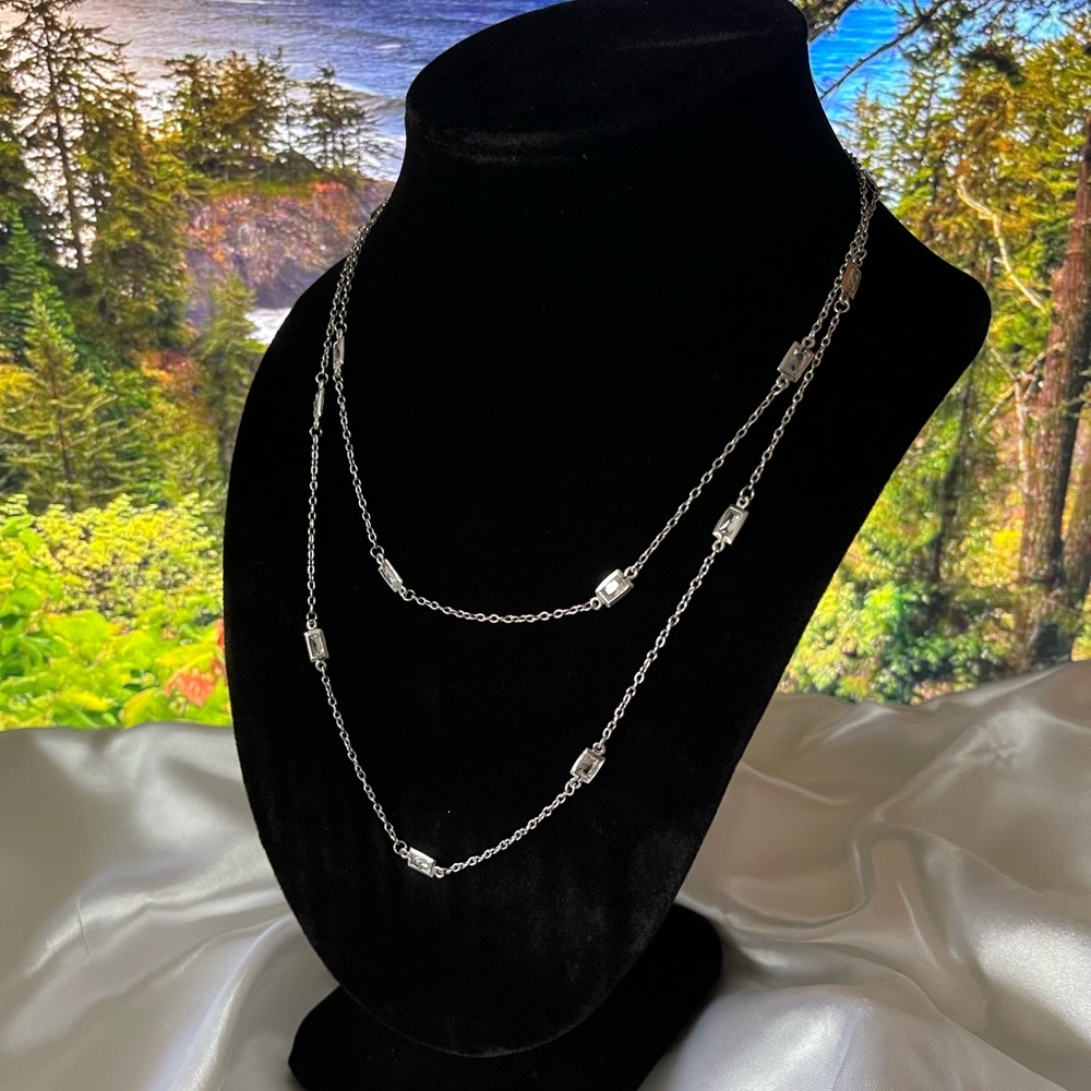 Long necklace with sparkle!!